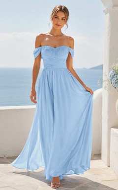 Vestido de maternidad azul cielo de gasa con mangas cortas, escote Bardot y corte en A, largo hasta el suelo.