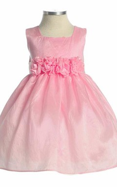 Robe de demoiselle d'honneur mi-longue à volants en taffetas
