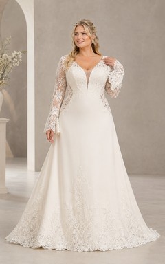 Schlichtes, langärmeliges Brautkleid in A-Linie mit Spitze in großen Größen, V-Ausschnitt und Spitzenbesatz.
