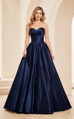 Robe de bal élégante en satin bleu marine foncé, bustier cœur, sans bretelles, longueur au sol.
