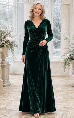 Smaragdgrünes Samt-Wickelkleid mit langen Ärmeln, Winter-Festkleid für Mütter