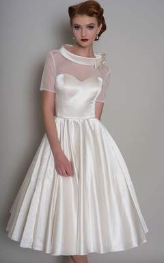 Vestido de novia de satén de manga corta con lazo, corte en A y largo hasta la rodilla