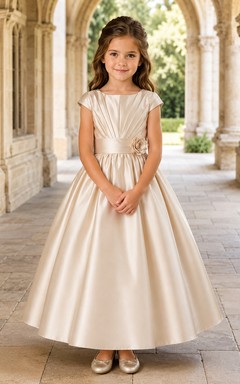 Plissiertes Satin-Blumenmädchenkleid mit Schärpe