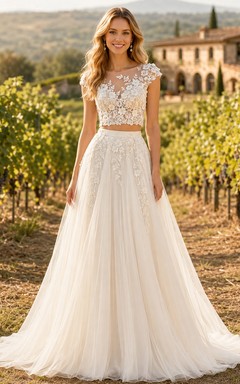 Conjunto de novia de tul con top corto bordado floral y estampado de viñedo.