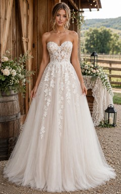 Strapless A-Line Tulle Country Wedding Dress with Lace Applique Bodice