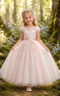 Blumenmädchenkleid aus perlmuttrosa Spitze und Tüll, A-Linie, kurze Ärmel, Rundhalsausschnitt, Teelänge, florale Applikationen