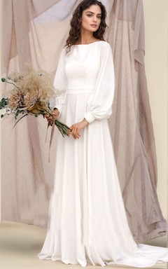Robe de mariée élégante à col montant et manches en dentelle