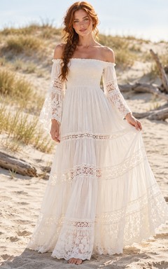 Robe de mariée maxi bohème à épaules dénudées, manches cloche et dentelle à volants