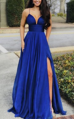 Robe sexy à fines bretelles et fente avant plongeante, avec ceinture et plis