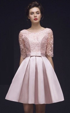 Vestido corto hasta la rodilla con corsé de encaje, lazo y manga corta.