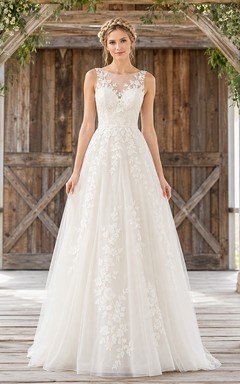 Vestido de novia rústico romántico sin mangas con escote en V, bordados, encaje completo y tul, corte en A con cola larga.