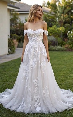 Vestido de novia con hombros descubiertos, apliques de encaje floral y tul, corte en A.