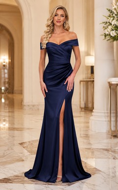 Dunkelblaues, schulterfreies Meerjungfrauen-Abendkleid mit Schlitz