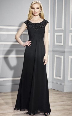 Vestido formal de gasa largo hasta el suelo con apliques, corte imperio, mangas cortas y escote redondo, con cremallera en la espalda.