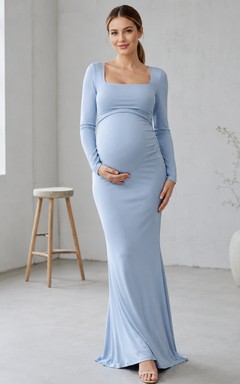 Himmelblaues Umstandskleid aus Jersey mit langen Ärmeln, eckigem Ausschnitt, Meerjungfrauenschnitt und Schleppe – ein elegantes Abendkleid