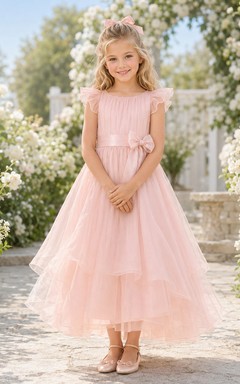 Vestido de niña de las flores, color rosa empolvado, tul, corte en A, manga corta, cuello joya, largo midi, detalle de lazo.