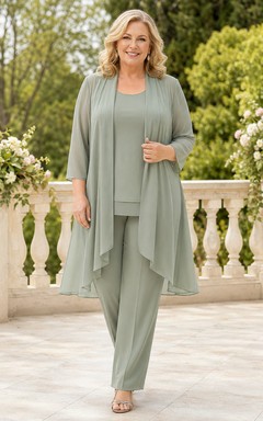 Dreiteiliger Hosenanzug von Modest Mother in Übergröße, Salbeigrün, Rundhalsausschnitt, Dreiviertelärmel, Wasserfall-Chiffonjacke