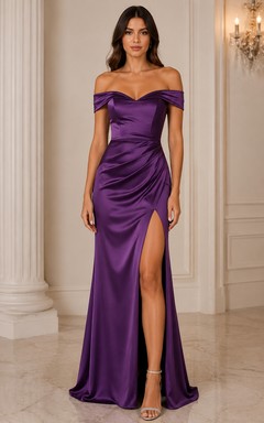 Pflaumenfarbenes, schulterfreies Meerjungfrauen-Abendkleid aus Satin mit Schlitz