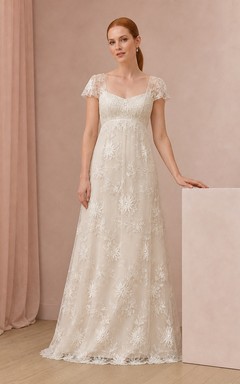 Vestido de novia romántico de encaje con escote cuadrado y mangas cortas estilo imperio