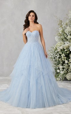 Schlichtes, romantisches, elegantes Brautkleid mit Herzausschnitt, Edition B Ball