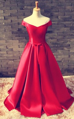 Elegantes rotes schulterfreies Ballkleid mit Schleife und Schnürung