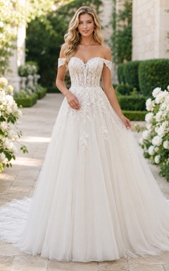 Robe de mariée en dentelle et tulle, robe de bal, épaules dénudées, traîne, ornée d'appliqués