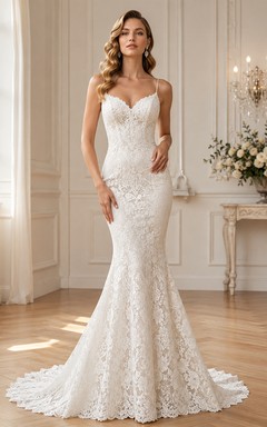 Robe de mariée sirène romantique en dentelle spaghetti à traîne courte pour la cérémonie