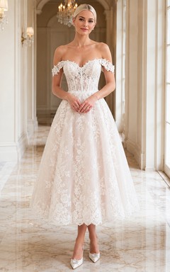 Elegante vestido de novia romántico de corte A con encaje floral y hombros descubiertos hasta la rodilla