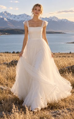 Schlichtes Brautkleid in A-Linie mit eckigem Ausschnitt, Schleifenträgern und Lagen aus Tüll
