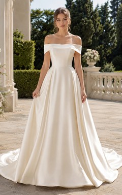 Robe de mariée minimaliste en satin, robe de bal à épaules dénudées et traîne.