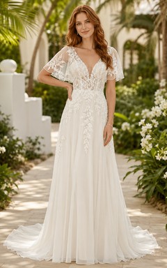Vestido de novia de encaje playero, corte A, escote corazón, mangas con volantes, cola larga, espalda baja en V.