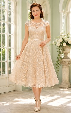 Vintage-Kleid aus cremefarbenem Chiffon mit Rundhalsausschnitt, kurzen Ärmeln und Spitze, A-Linien-Schnitt, Teelänge