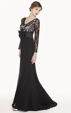 Robe de bal longue en dentelle à col en V festonné, ornée d'un nœud à la taille