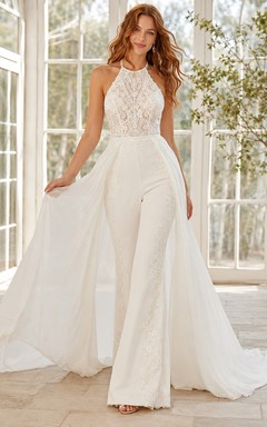 Combinaison de mariée bohème en dentelle à col montant et dos nu, avec surjupe amovible