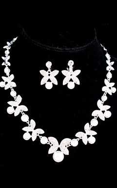 Brautschmuck-Set mit Perlen und Pailletten, zweiteilig: Ohrringe und Halskette