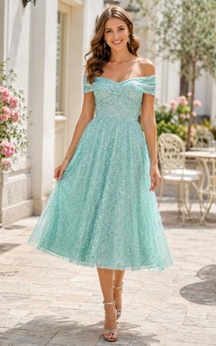 Robe de jardin romantique turquoise trapèze, longueur thé, épaules dénudées, manches courtes