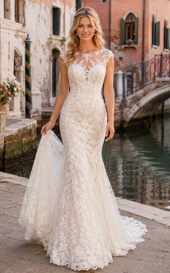Robe de mariée sirène modeste à manches courtes en dentelle illusion bateau, coupe bateau