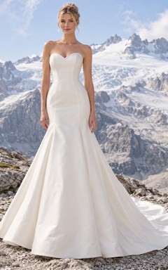 Vestido de novia sencillo de tafetán estilo sirena sin mangas con cola larga y escote corazón