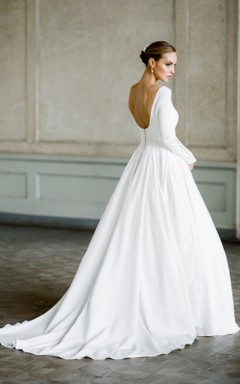 Simple Long Sleeve Satin Crepe Winter Ball Gown Wedding Dress