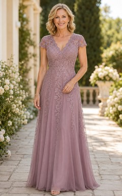 Mauvefarbenes A-Linien-Kleid aus Spitze mit kurzen Ärmeln