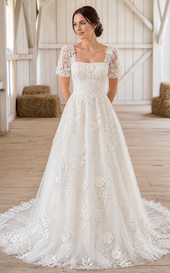 Vestido de novia de encaje estilo catedral vintage con escote cuadrado y mangas cortas