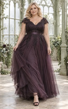 Gothic-Brautjungfernkleid in Übergröße, malvenfarben, mit V-Ausschnitt, Spitze, kurzen Ärmeln, Tüll und Rüschen