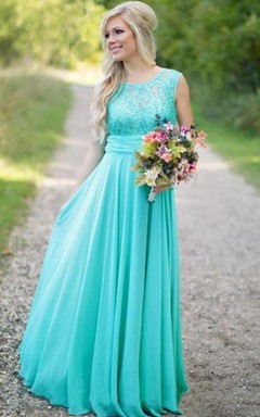 Robe en mousseline et dentelle à décolleté plongeant et dos nu en V drapé, style évasé