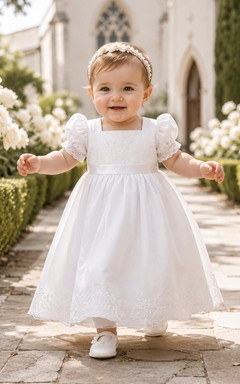 Klassisches Taufkleid für Babys, A-Linie, Teelänge, eckiger Ausschnitt, Puffärmel, Satin, Tüll, Knopfleiste am Rücken