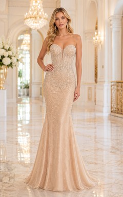 Champagnerfarbenes, paillettenbesetztes, trägerloses Meerjungfrauen-Abendkleid