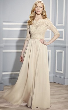 Vestido formal de jersey con apliques, cuello barco y mangas cortas, espalda transparente.
