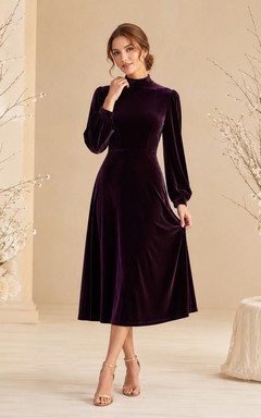 Robe midi prune en velours à col montant et manches longues