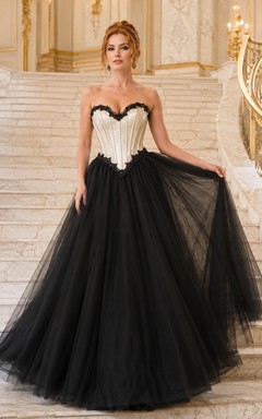 Schwarzes, korsettiertes Ballkleid mit Herzausschnitt, ärmellos, bodenlang, romantisches Kleid aus Tüll