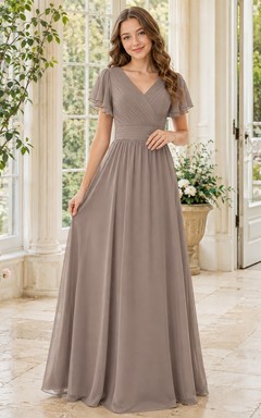 Robe de demoiselle d'honneur junior taupe, coupe trapèze, col en V, manches courtes froncées, élégante