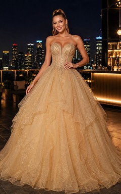 Robe de bal à volants dorée, bustier cœur, tulle pailleté, style Sweet Sixteen, sans bretelles, décolleté en cœur, cascade de paillettes, robe de bal à étages, toit doré, robe de bal Sweet Sixteen